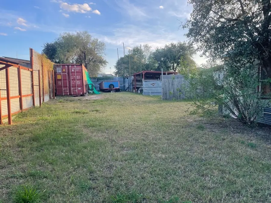 105 Alvarado Street, Hebbronville, TX 78361 - Image #2