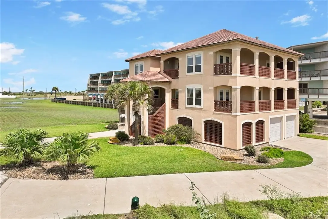 110 Mariners Drive, Port Aransas, TX 78373 - Image #1