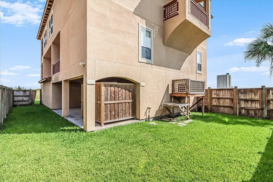 110 Mariners Drive, Port Aransas, TX 78373 - Image #3