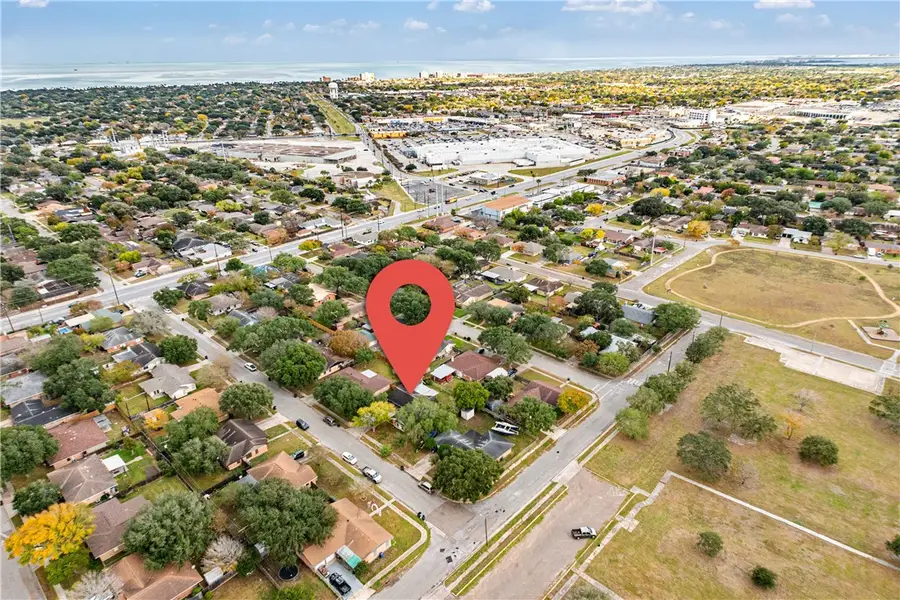 4526 Driftwood Place, Corpus Christi, TX 78411 - Image #2