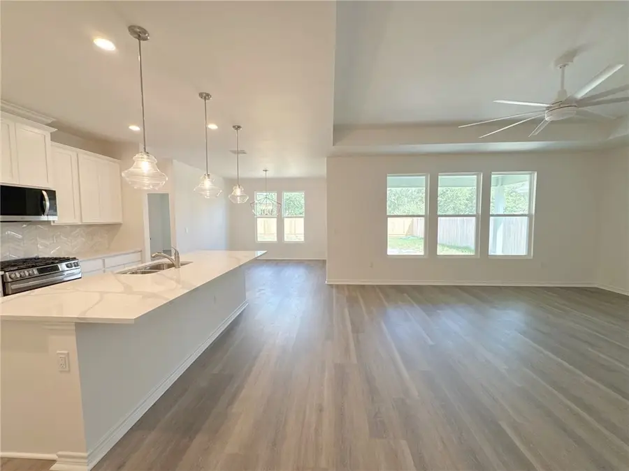 130 Broad Oak Drive, Rockport, TX 78382 - Image #2