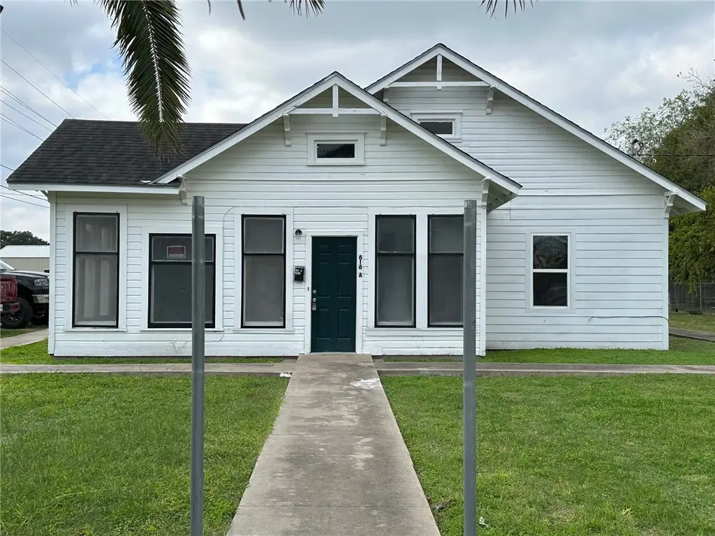 616 Hall Street #A&B, Sinton, TX 78387 - Image #1