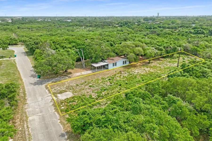 927 S 7th Street, Aransas Pass, TX 78336 - Image #2