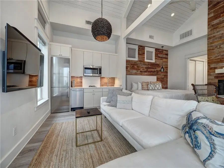 600 Center N #2, Port Aransas, TX 78373 - Image #3