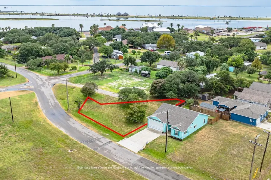 1421-1425 E Linden Street, Rockport, TX 78382 - #3