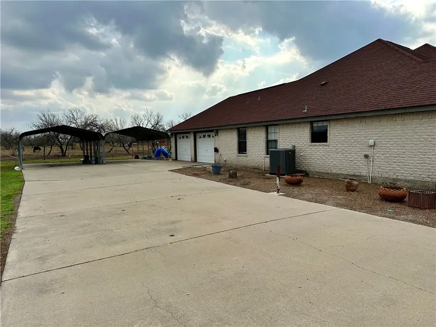 240 County Road 2112, Alice, TX 78332 - Image #3