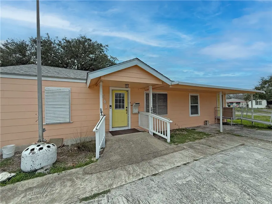 541 W Wilson Avenue, Aransas Pass, TX 78336 - Image #2