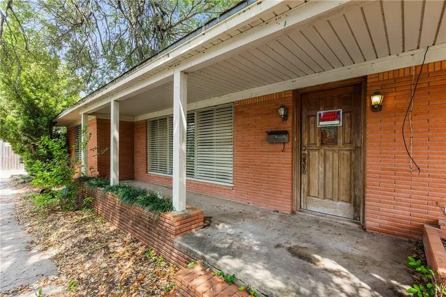 1325 S Whitney Street, Aransas Pass, TX 78336 - Image #2