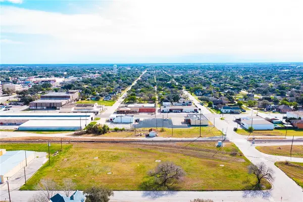 400 S 5th Street, Kingsville, TX 78363
