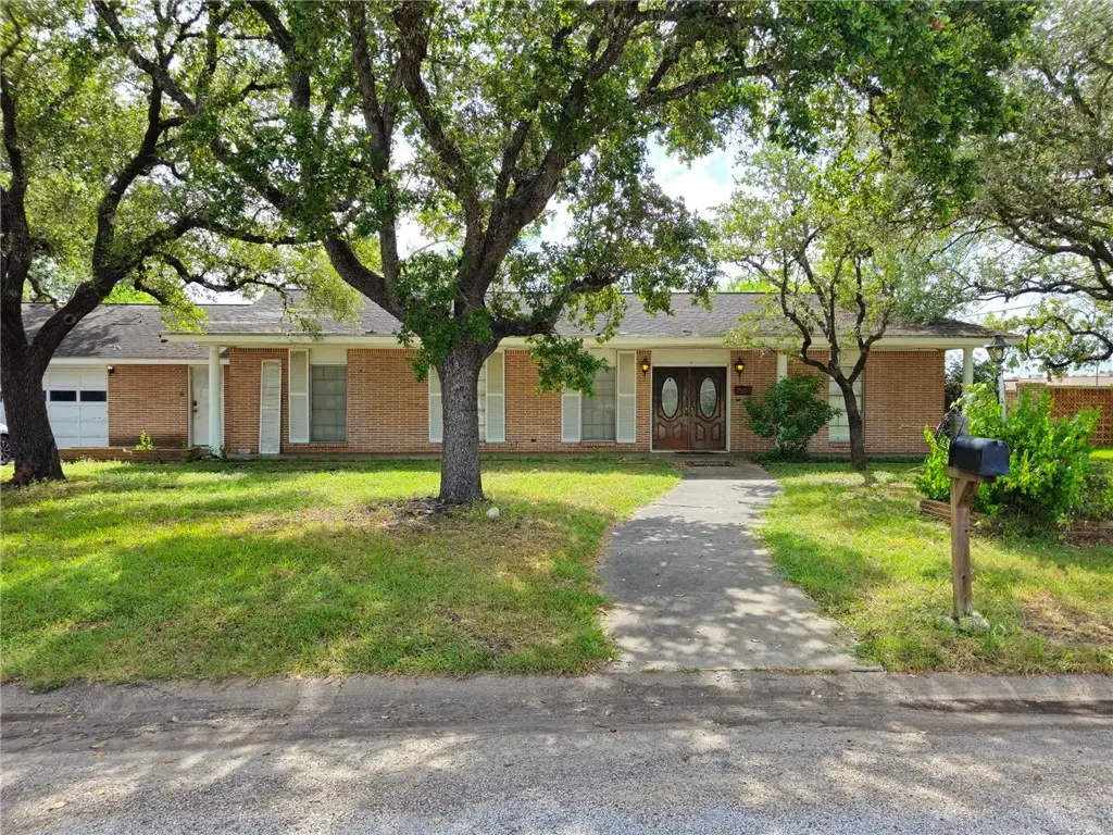 602 Kate Street, Refugio, TX 78377 - Image #1