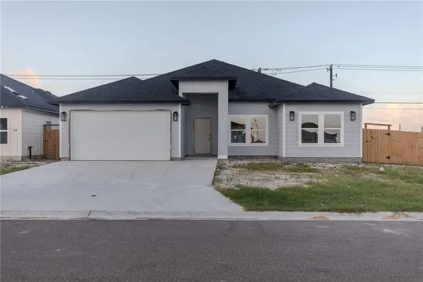 101 Traditions Drive, Rockport, TX 78382