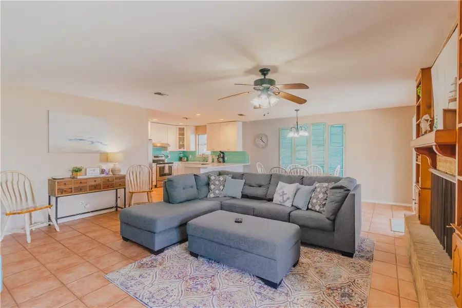 122 Palm Drive, Rockport, TX 78382 - Image #2