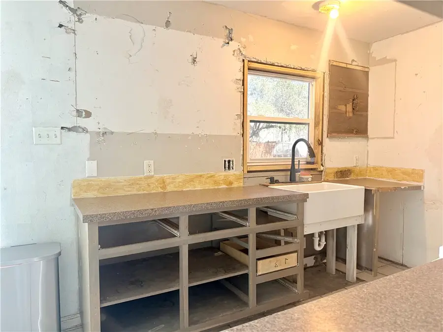 1510 W Terrace Boulevard, Rockport, TX 78382 - Image #3