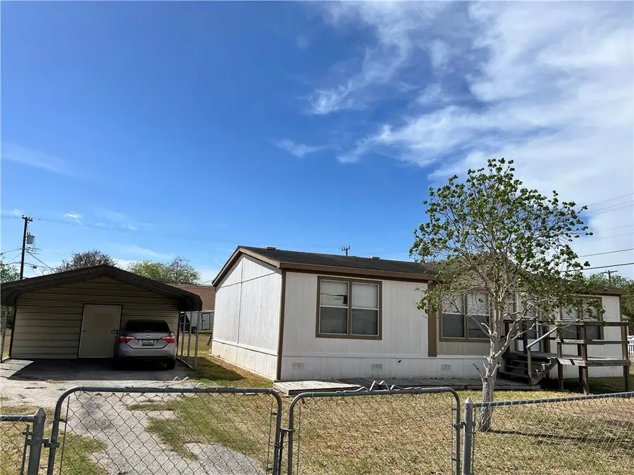 215 Elsie Avenue, Agua Dulce, TX 78330 - Image #3