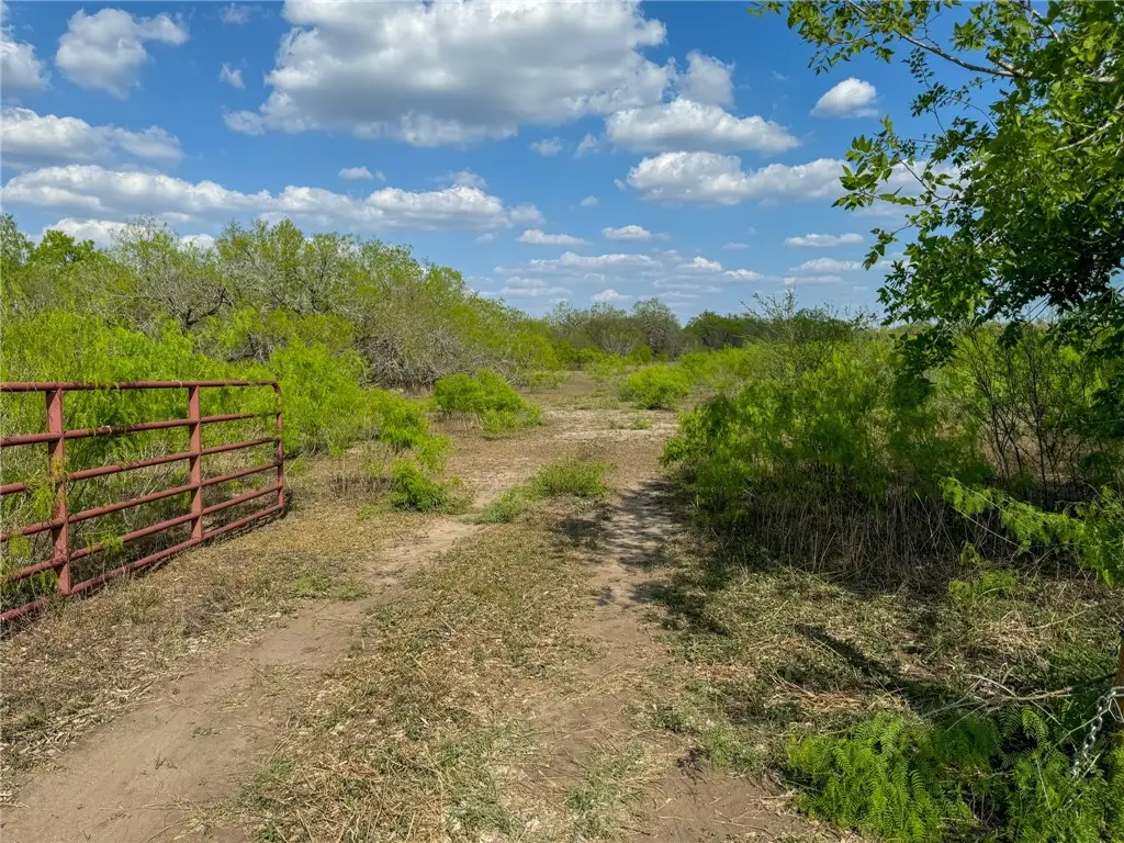 00 King Ln, Beeville, TX 78102 - Image #1