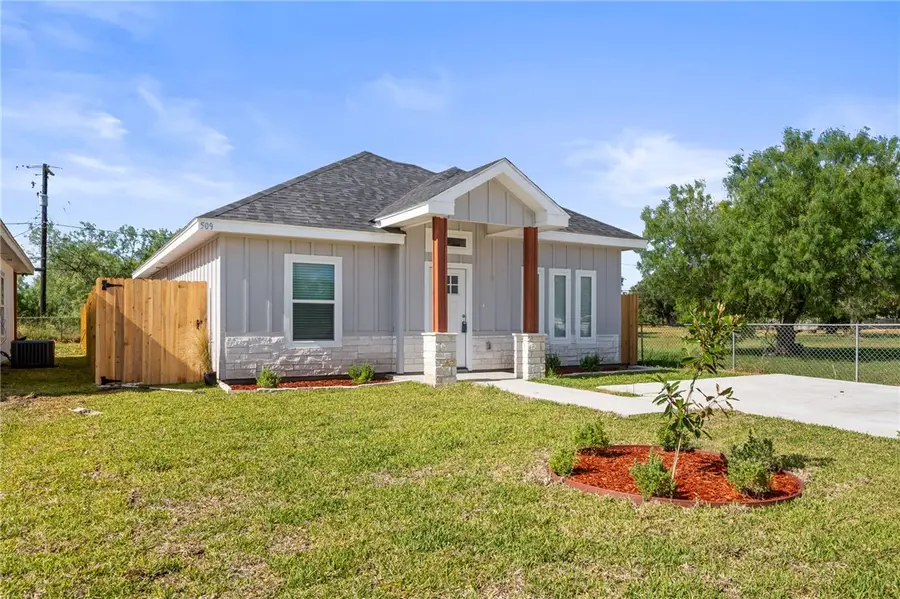 509 W Ragland Avenue, Kingsville, TX 78363 - Image #2