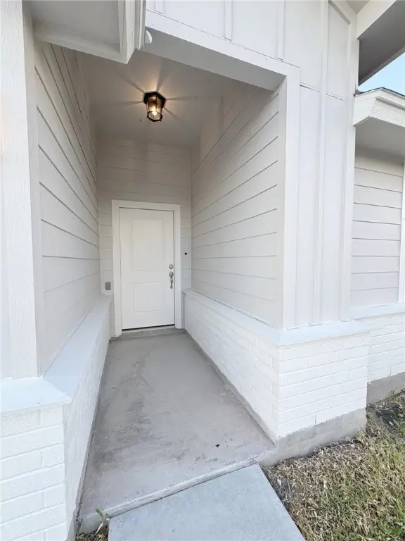 9129 Neena Drive, Corpus Christi, TX 78410 - Image #2