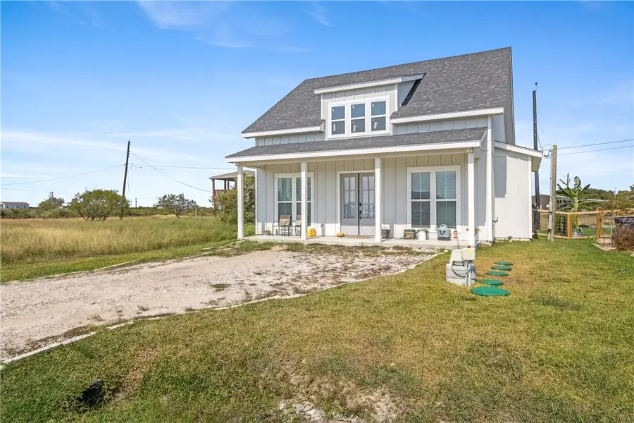 360 Club Oak Lane, Rockport, TX 78382 - Image #2