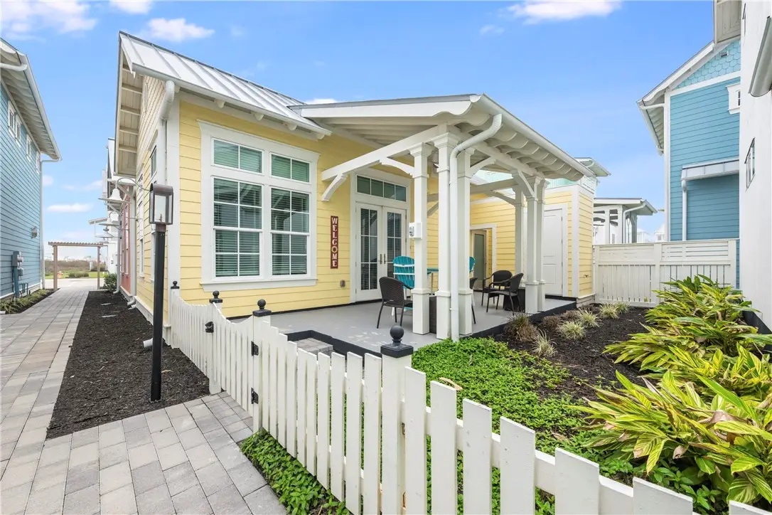 600 Center N #21, Port Aransas, TX 78373 - Image #1