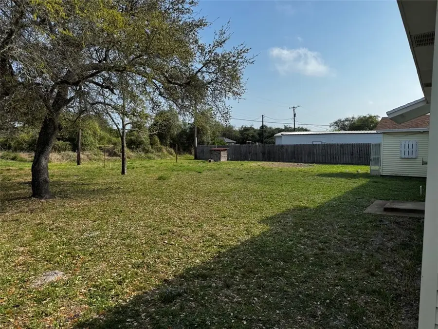 629 S 9th Street, Aransas Pass, TX 78336 - Image #3