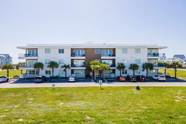 630 W Center #104, Port Aransas, TX 78373