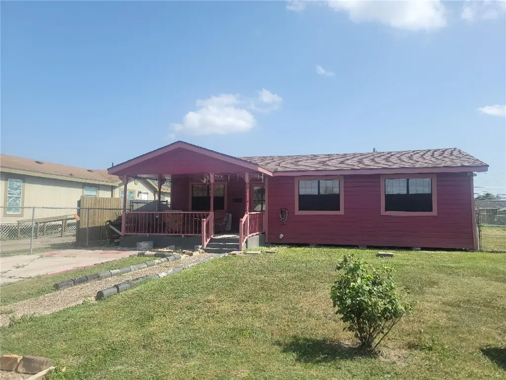 612 E Avenue E E, Robstown, TX 78380 - Image #1