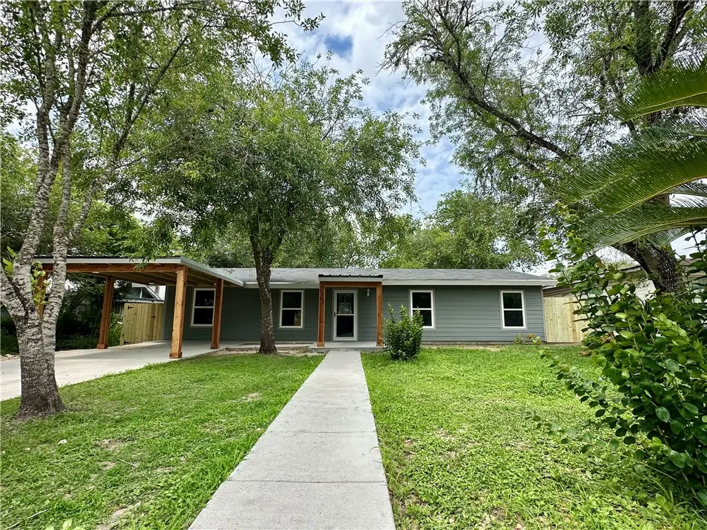 1203 E Hutchinson Street, Beeville, TX 78102 - Image #1