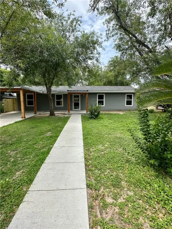 1203 E Hutchinson Street, Beeville, TX 78102 - Image #3