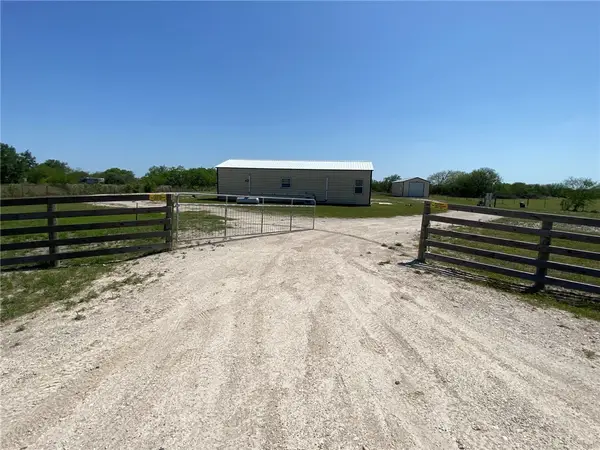 202 County Road 3061, Orange Grove, TX 78372