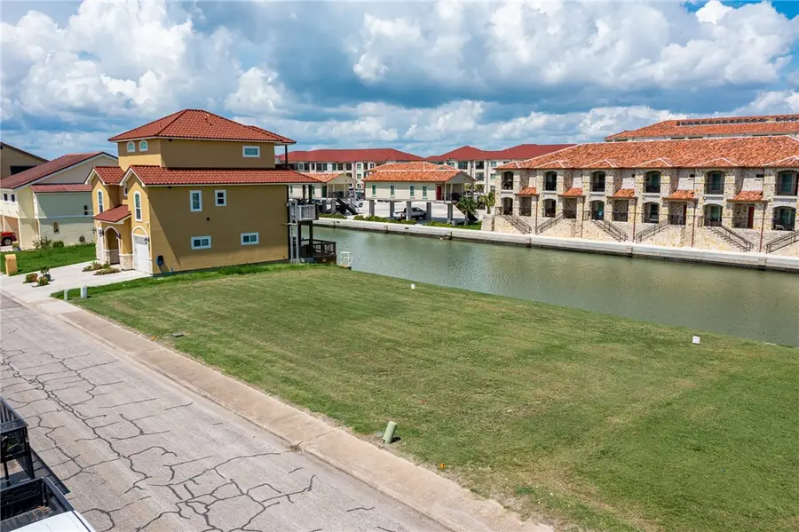 714 Kings Point Harbor Drive, Corpus Christi, TX 78402 - Image #3