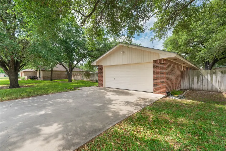 503 Wendt Street, Orange Grove, TX 78372 - Image #3