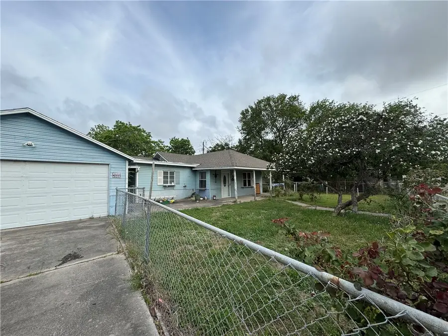 1106 Bobalo Drive, Corpus Christi, TX 78412 - Image #3