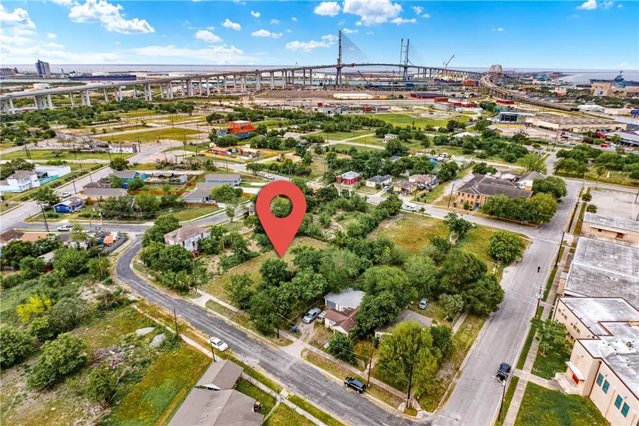 1012 Lake Street, Corpus Christi, TX 78401 - Image #2