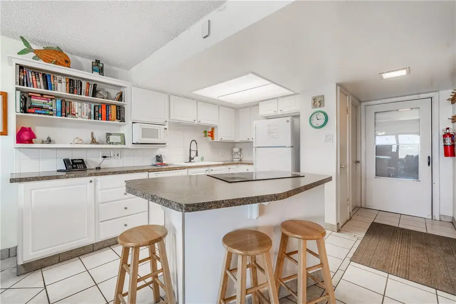 15340 Leeward Drive #107, Corpus Christi, TX 78418 - Image #2