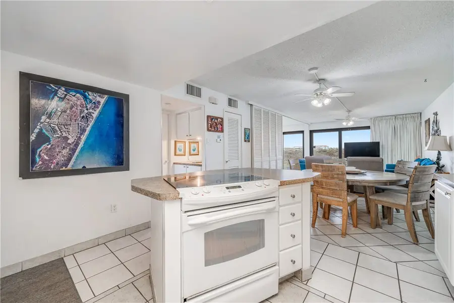 15340 Leeward Drive #107, Corpus Christi, TX 78418 - Image #3