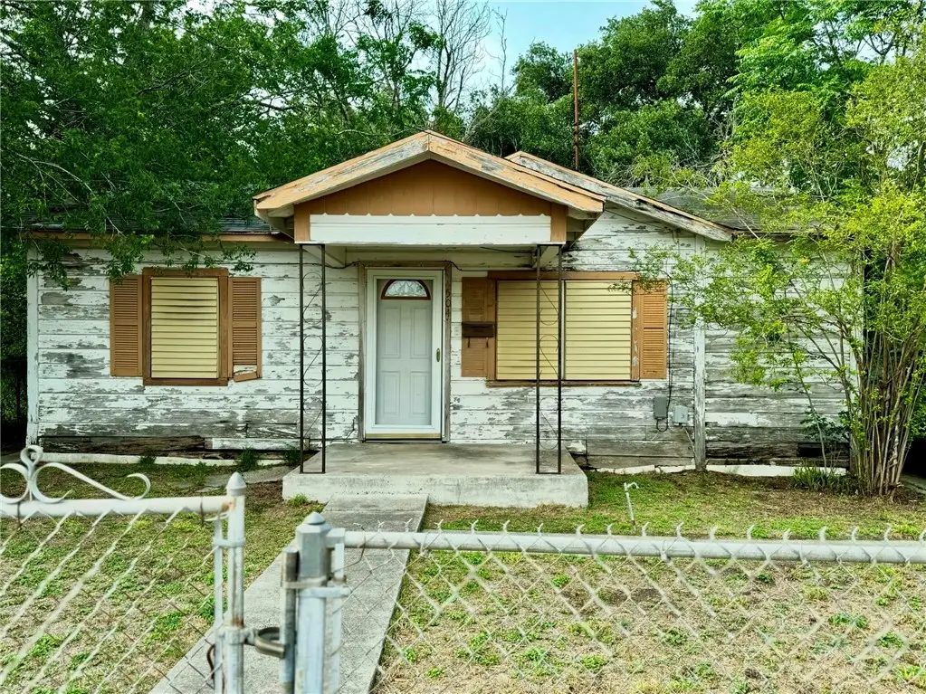 504 Encinal Street, Alice, TX 78332 - Image #1