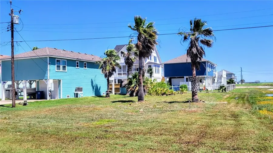 1232 S Live Oak Street, Rockport, TX 78382 - #2