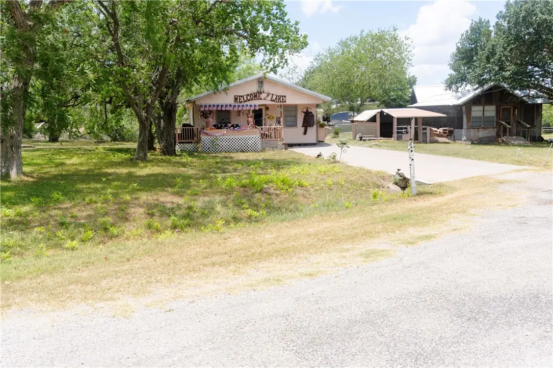 115 Lake Terrace Drive, Lake City, TX 78368 - Image #1