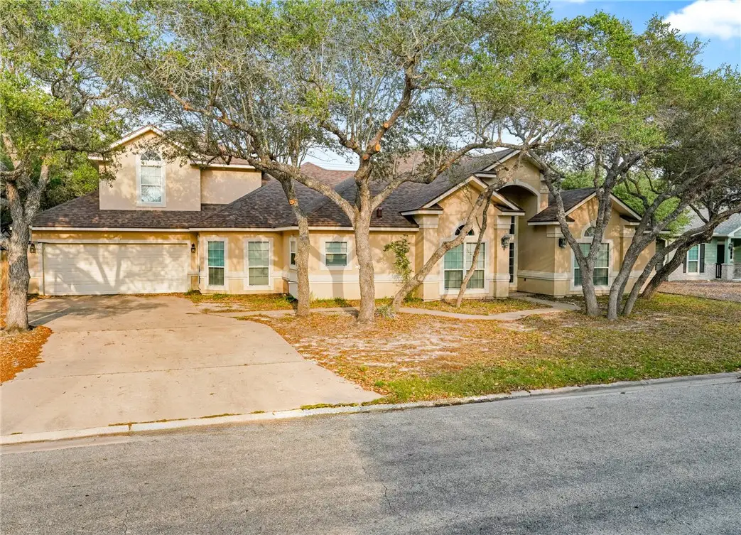 104 Saint Andrews Street, Rockport, TX 78382 - #1
