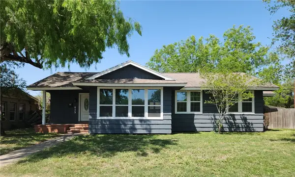 615 E Henderson Street, Bishop, TX 78343