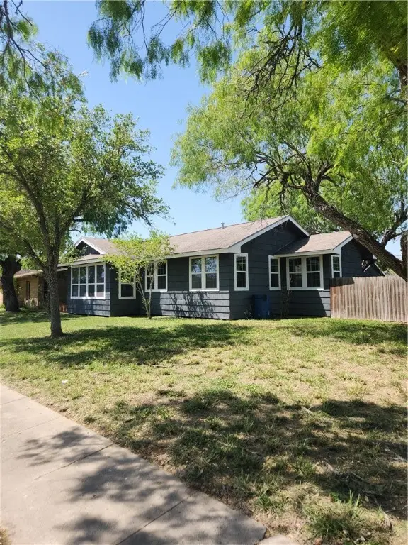 615 E Henderson Street, Bishop, TX 78343 - Image #3