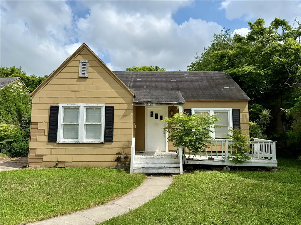 325 Texas Avenue, Corpus Christi, TX 78404 - Image #1