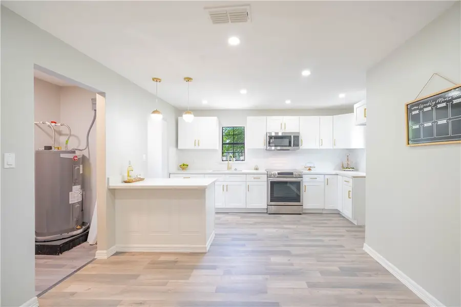 1002 E Hill Avenue, Alice, TX 78332 - Image #3