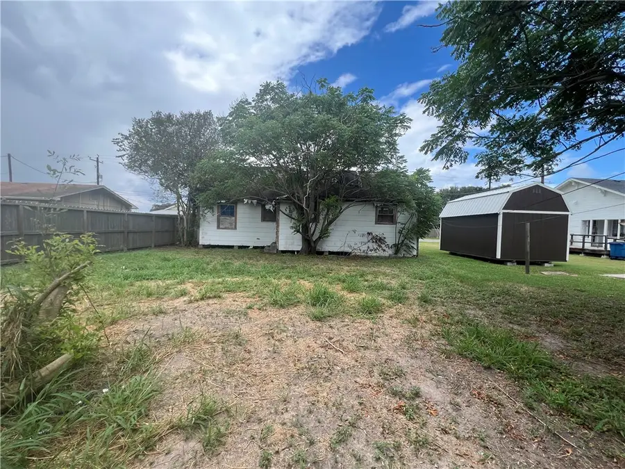 107 Gallia Street, Woodsboro, TX 78393 - Image #2