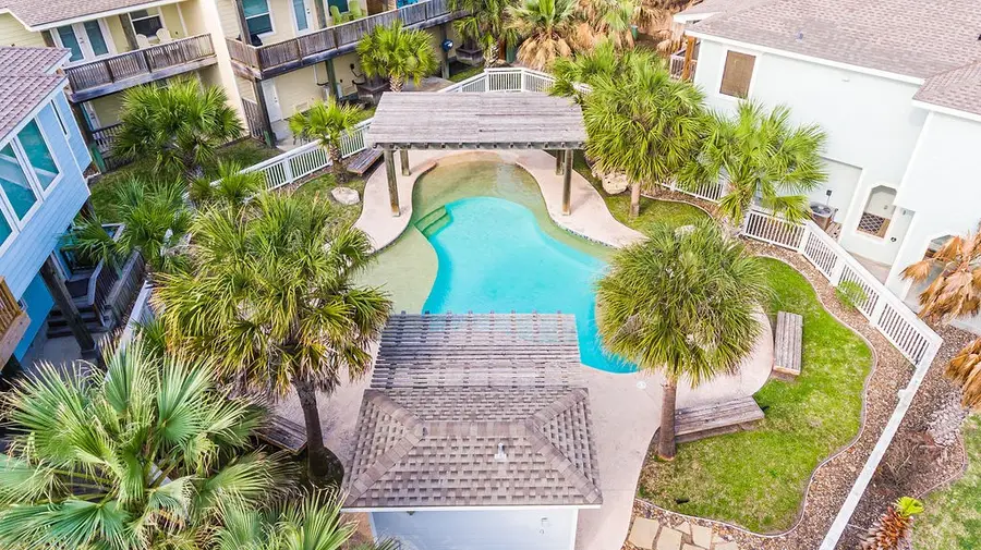 247 W Roberts Avenue #16, Port Aransas, TX 78373 - Image #3