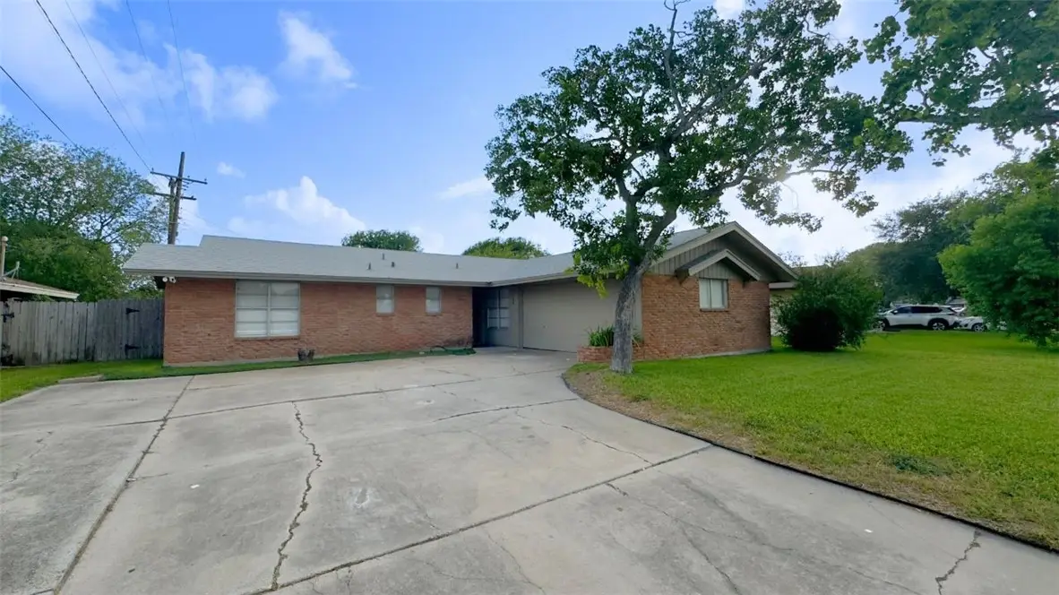 134 Daniel Moore Street, Portland, TX 78374 - Image #1