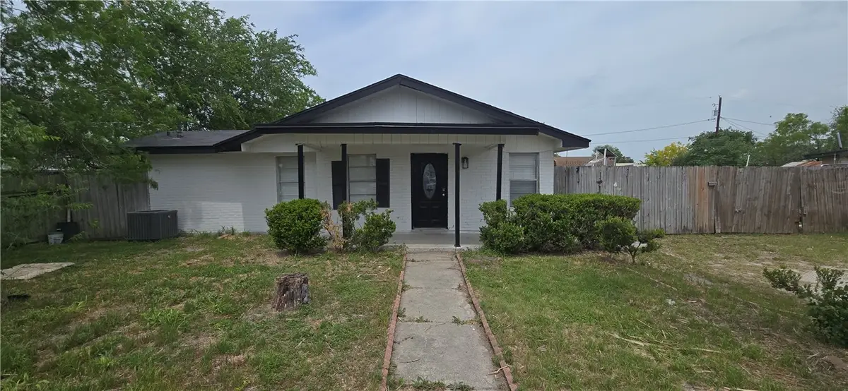 1013 Evergreen Street, Mathis, TX 78368 - Image #1