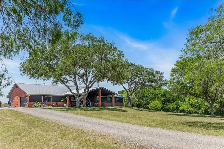 645 N Pirate Boulevard, Sinton, TX 78387 - Image #3