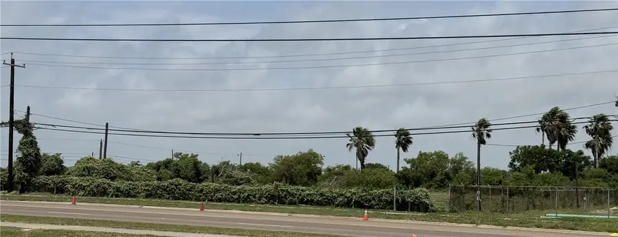 1410 Flour Bluff Drive E, Corpus Christi, TX 78418 - Image #3