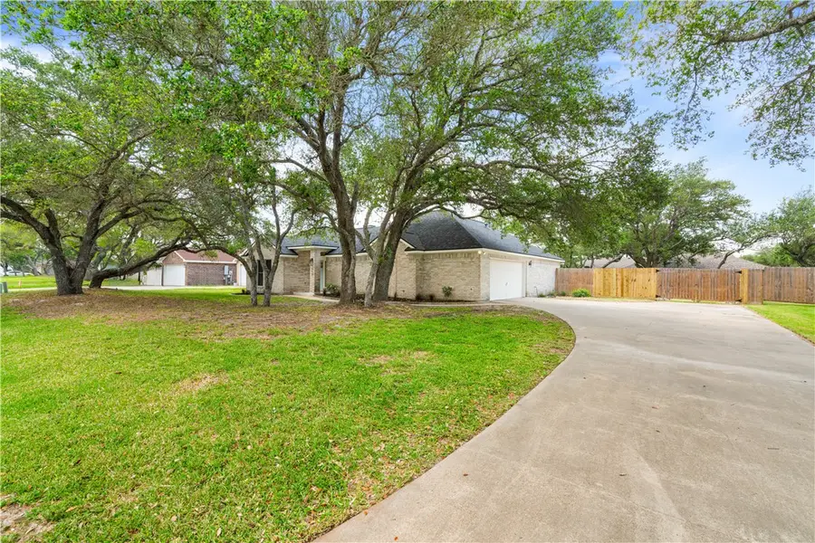 112 S Sierra Woods, Rockport, TX 78382 - Image #3